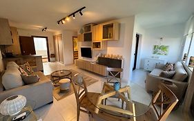 Nomad Stays Milos Y Bali
